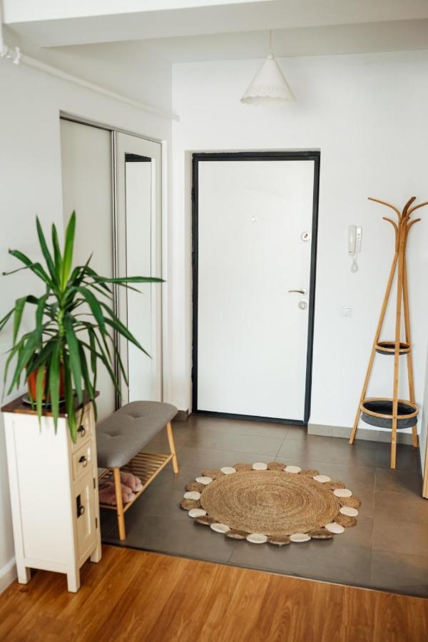 By The Lake Apartment Cluj-Napoca Exterior photo